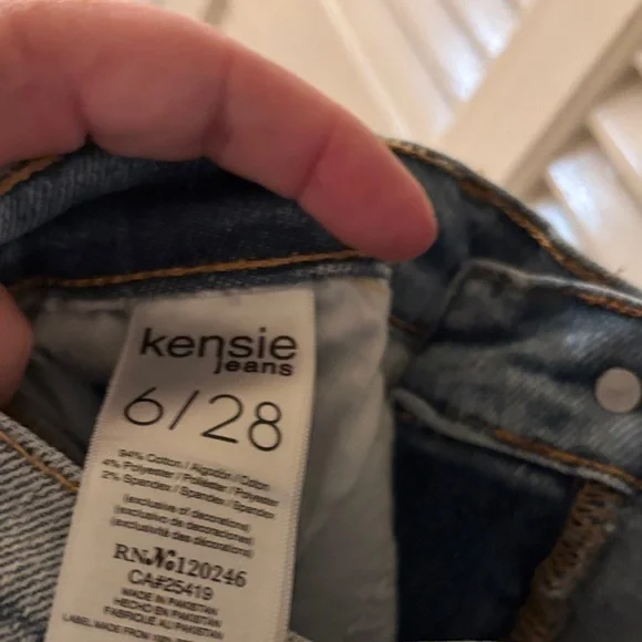 Kensie The Allie High Rise Straight Jeans with Frayed Hem - Picture 3 of 6